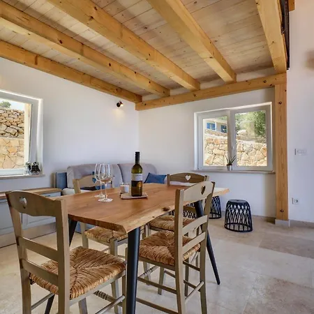 Ferienhaus Stone House *